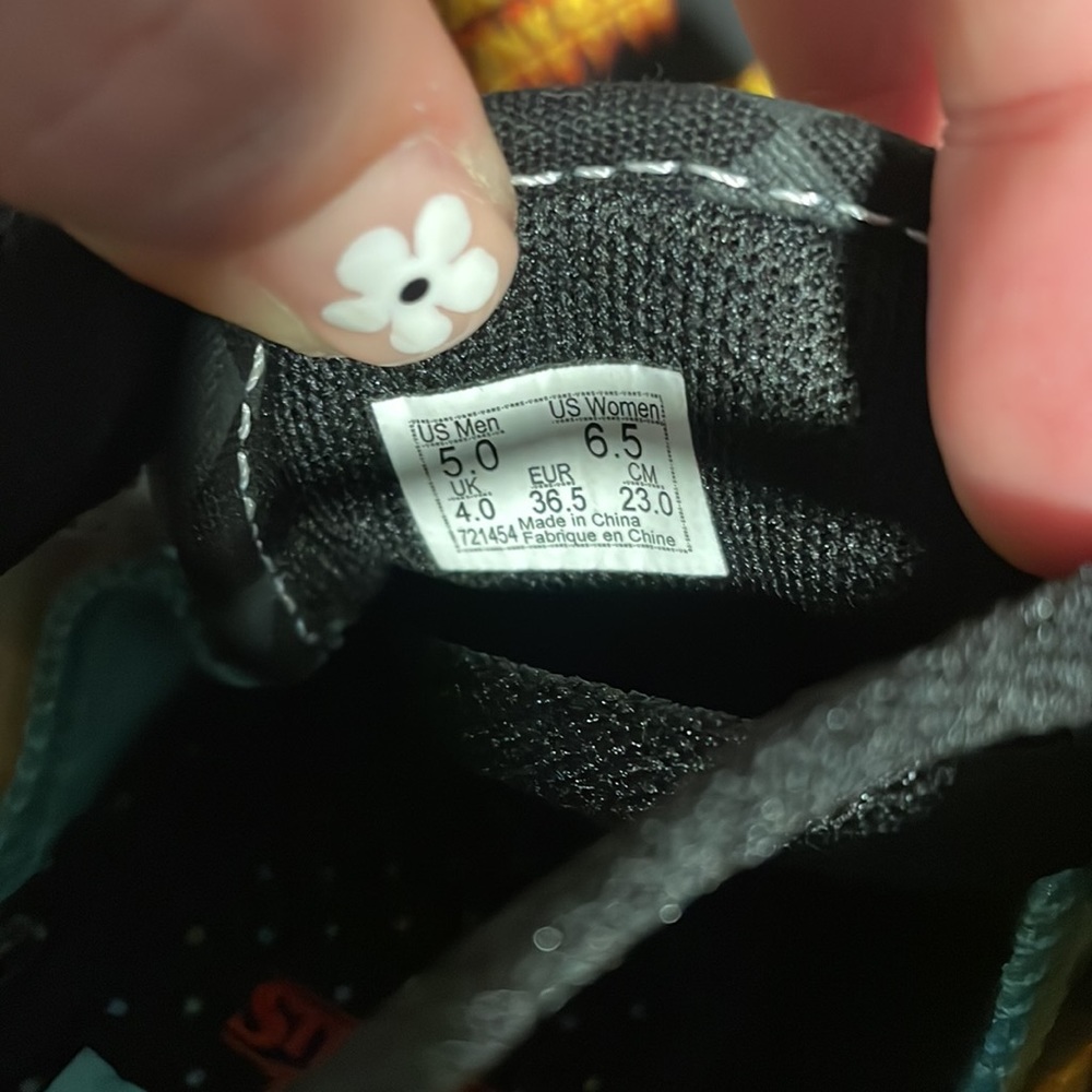 Stranger Things Custom Vans - Picture 4 of 4